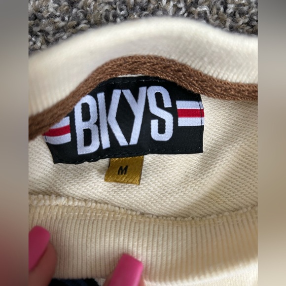 BKYS Lucky Charm cream colored crewneck sweatshirt size medium - Picture 3 of 9